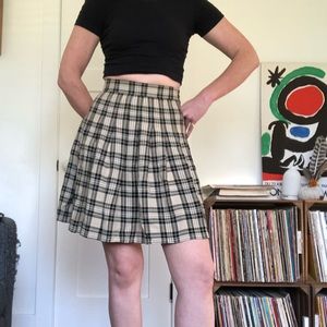 Vintage plaid pleated skirt